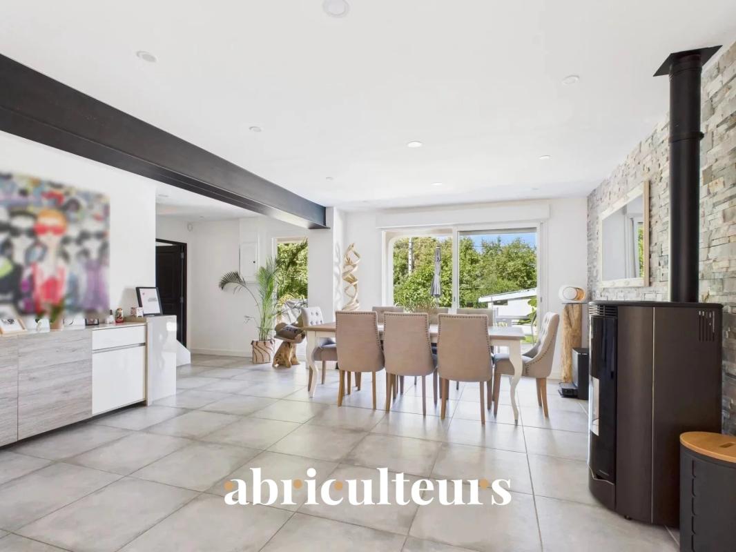 Villa rénovée de 150 m² – 4 chambres – Terrain paysager 1413 m² avec piscine – Callian - Photo 5