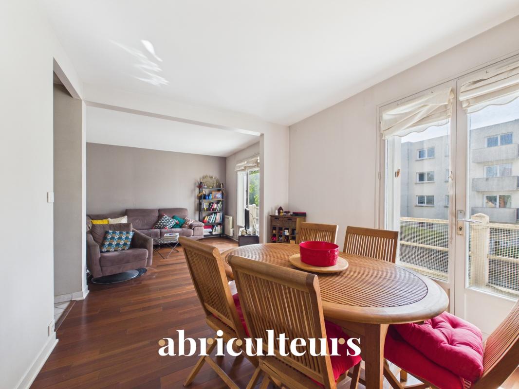 Clamart : Maison familiale lumineuse, 4 chambres, jardin, dépendance et fort potentiel - Photo 4