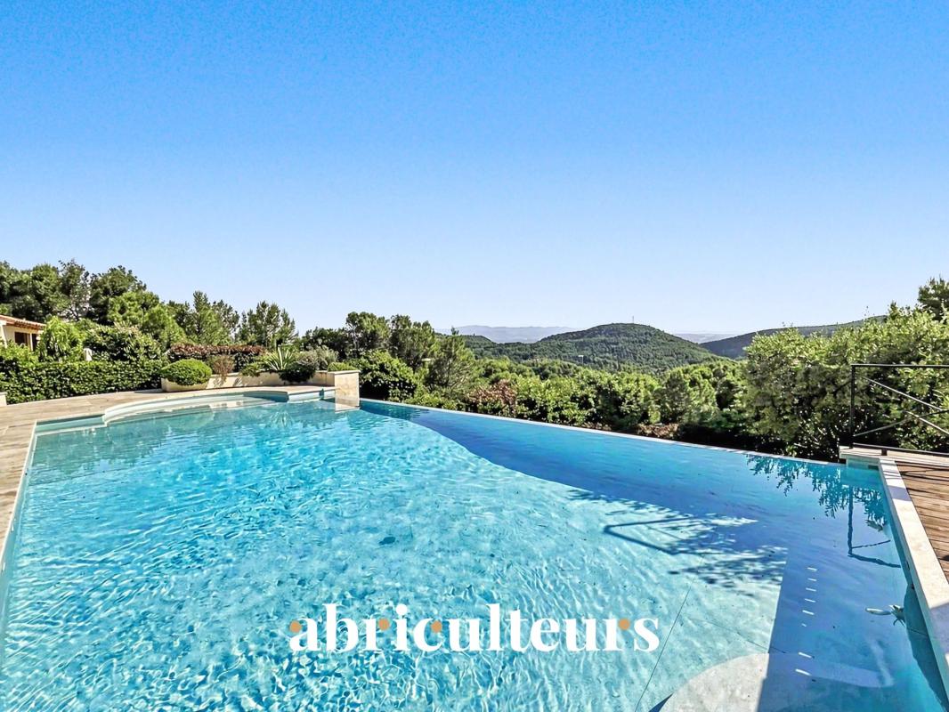 Magnifique villa de 296 m² avec piscine, terrain de 1,2 ha et vue exceptionnelle à Rognes (13840) - Photo 2