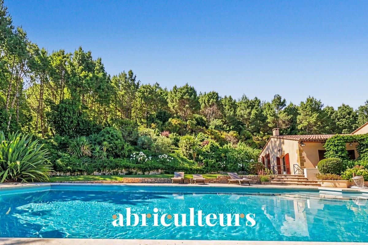 Magnifique villa de 296 m² avec piscine, terrain de 1,2 ha et vue exceptionnelle à Rognes (13840) - Photo 5
