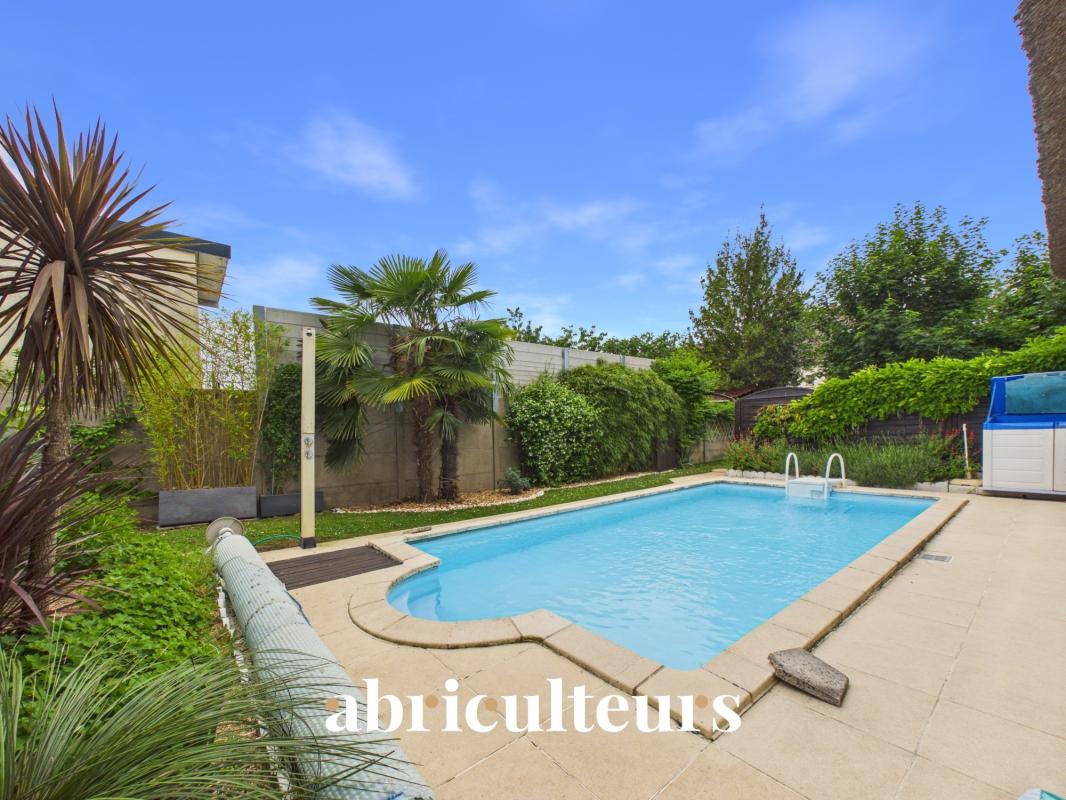 Superbe Propriété Familiale de charme de 310 m² avec piscine et magnifique jardin arboré – Yerres (91) - Photo 2