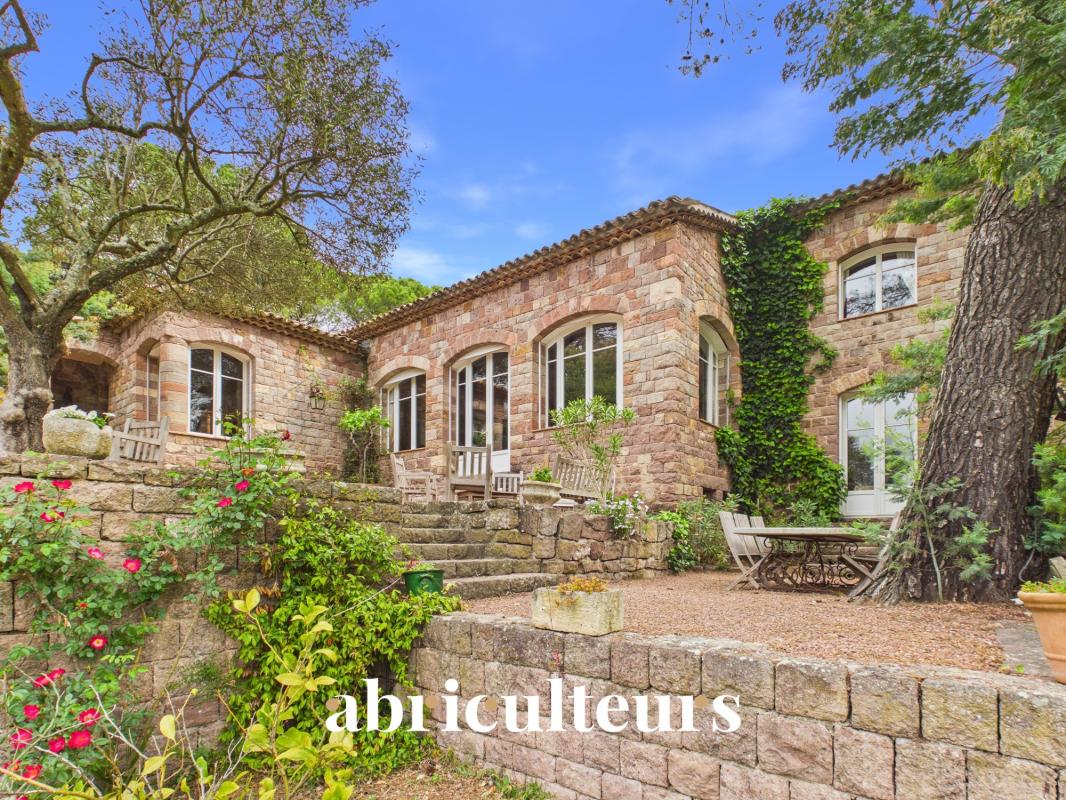 Maison à vendre, 8 pièces, 300 m², Saint Raphael