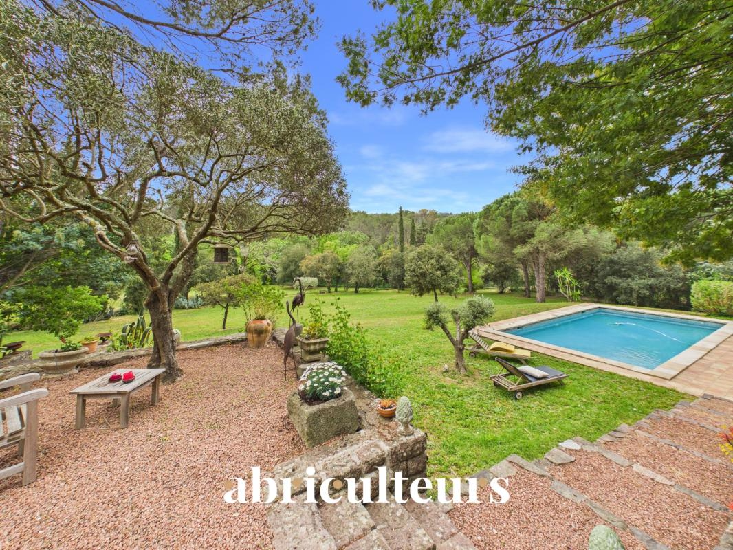 Mas d’exception signé – 300 m² – Domaine confidentiel de 1 hectare – Saint-Raphaël - Photo 2