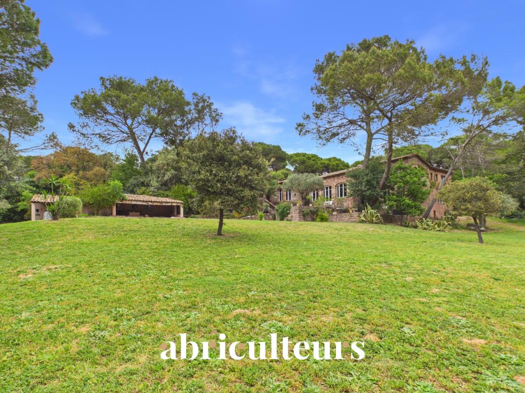 Mas d’exception signé – 300 m² – Domaine confidentiel de 1 hectare – Saint-Raphaël - Photo 3