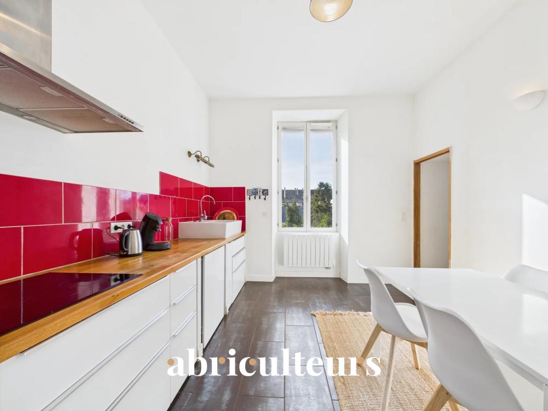 Bel appartement de 94m2 — Traversant et lumineux - DPE C - 3 Chambres spacieuses  - Cave et Grenier - Nantes - Proche rue de la bastille - Photo 2