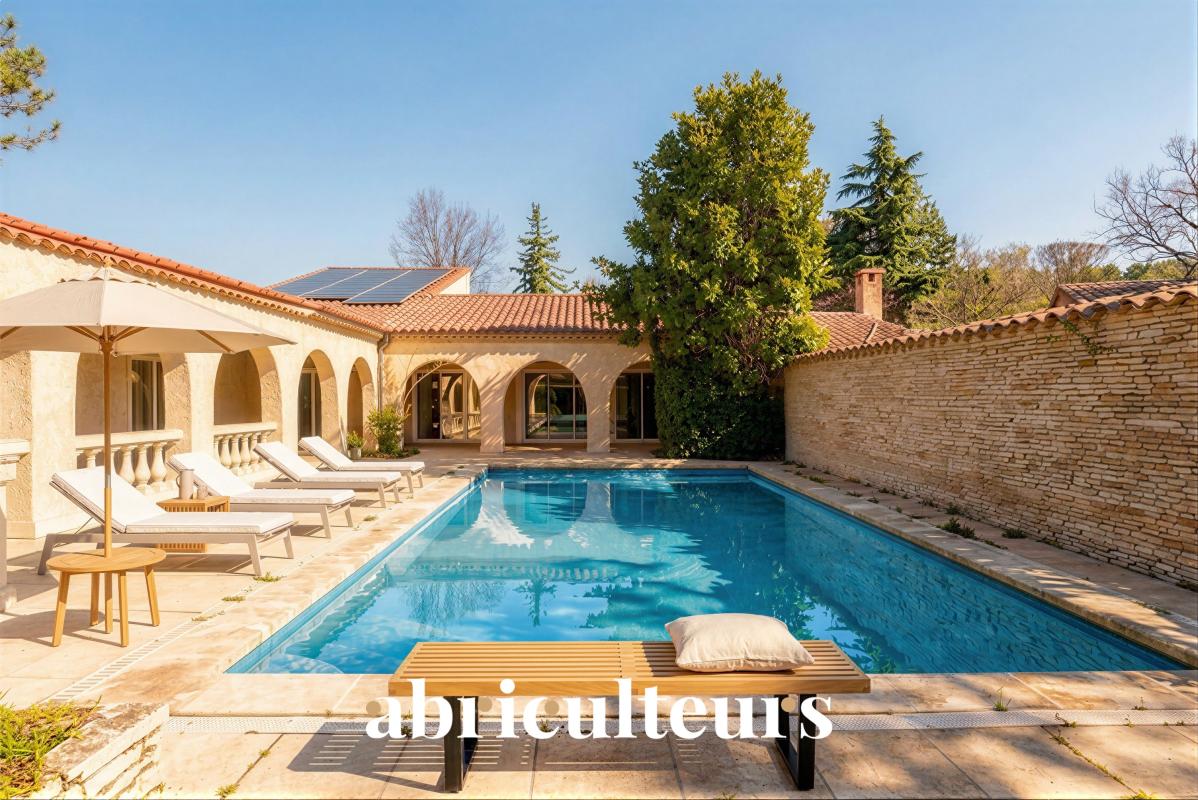 Demeure de Caractère Rénovée (245 m²) avec piscine en vente à Fuveau (13710)