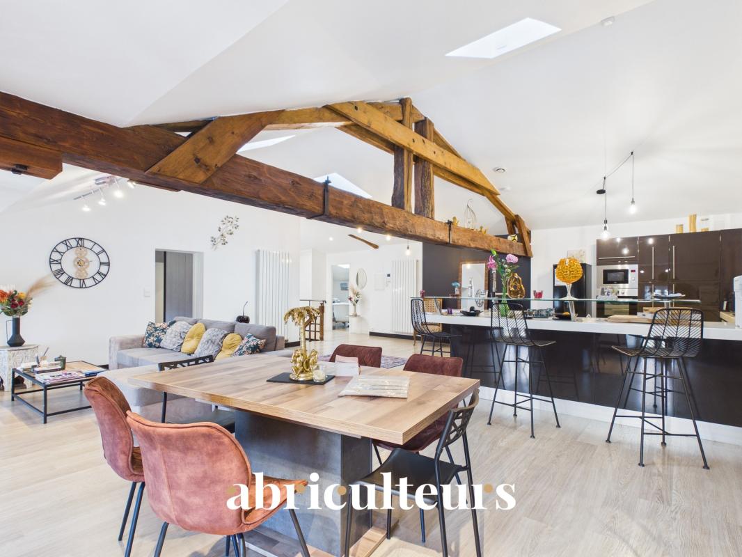 Immeuble polyvalent de 333 m² en vente à Saint-Savinien (17350)