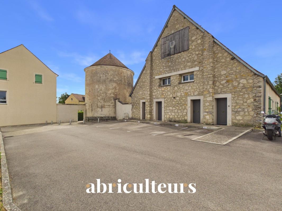 Coup de Cœur Assuré : Superbe T2 de Caractère, Rénové au Charme de l’Ancien en vente à Survilliers (95470)
