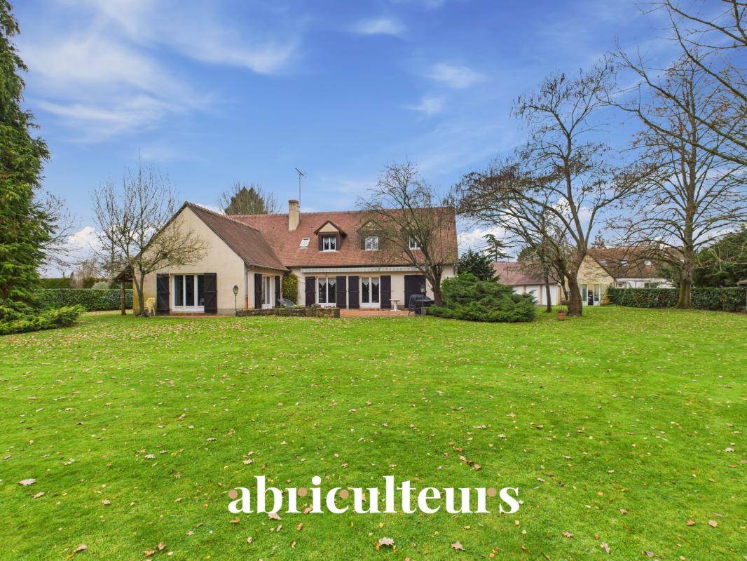 Maison avec parc arboré - 260 m² - en vente au MANS SUD (72230)