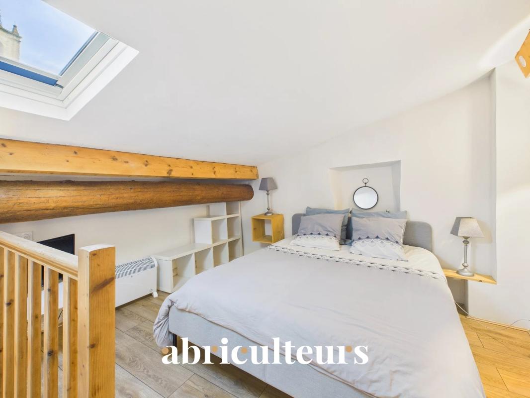 Maison de village rénovée avec 2 chambres à vendre à Grans (13450)