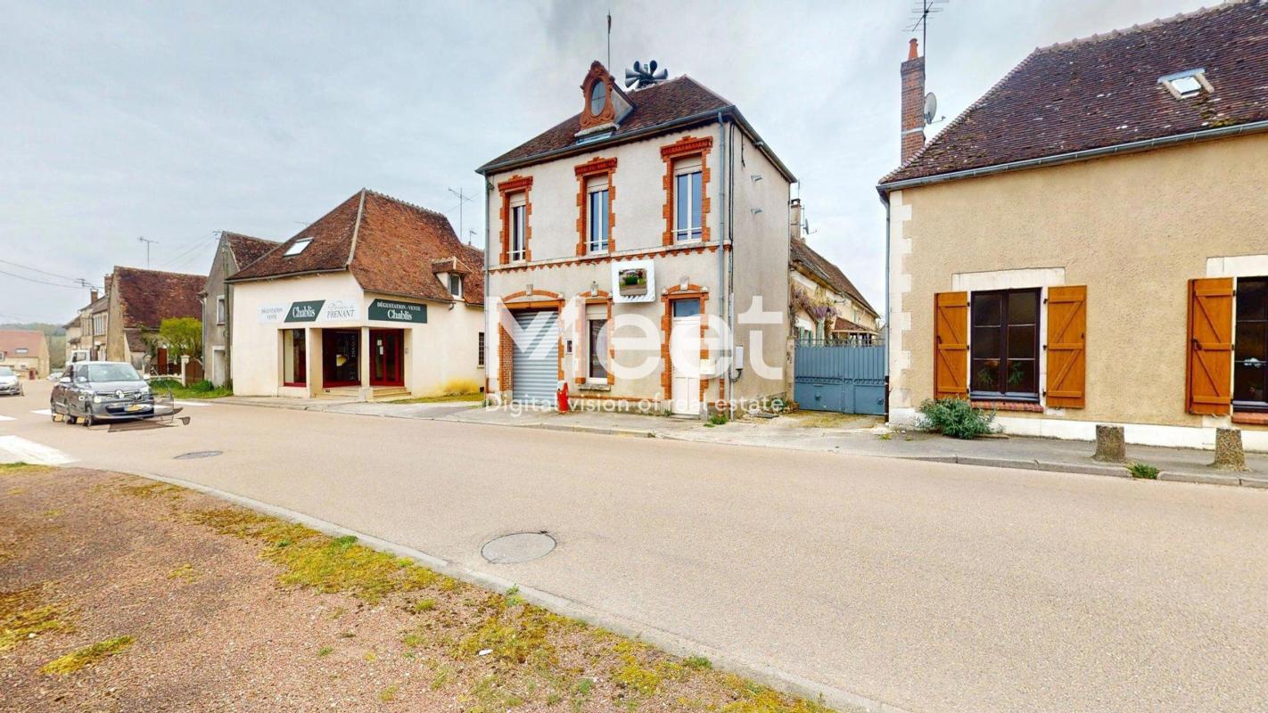 Maison type Studio avec Garage et Atelier