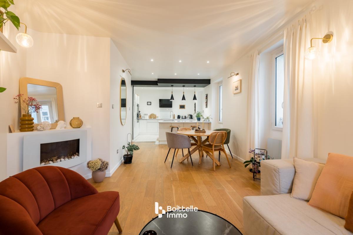 Soisy Sur Seine hyper centre, maison de ville en duplex 2 chambres, commerces