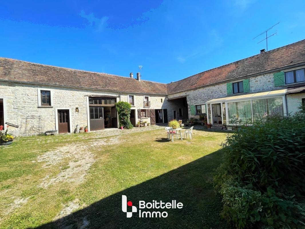Oncy Sur Ecole, Proche Milly La Forêt ensemble de deux maisons et une grange 4 chambres 1500 m² de terrain clos, potentiel, gîtes