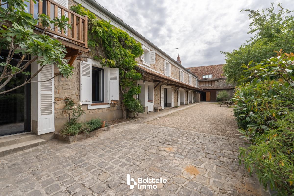 Arbonne La Forêt longère 6 chambres, grange, maison d'amis, gros potentiel, gîtes, chambres d'hôtes