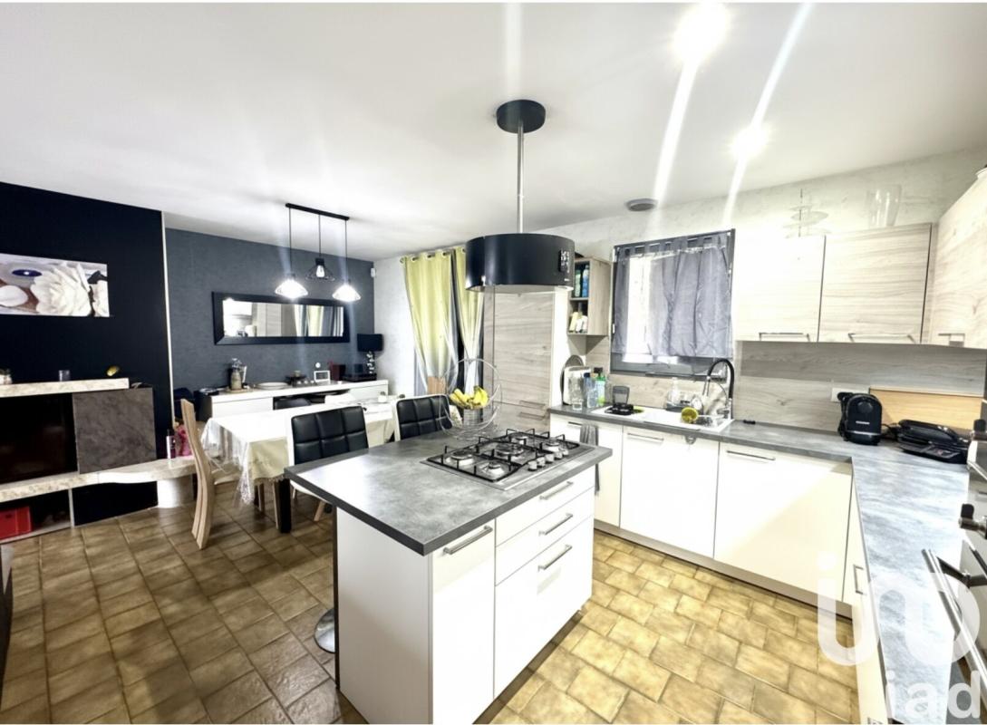 Maison traditionnelle 5 Pièce(s) Sens