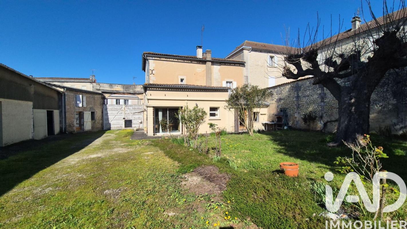 Maison de ville 6 Pièce(s) Barbezieux-Saint-Hilaire