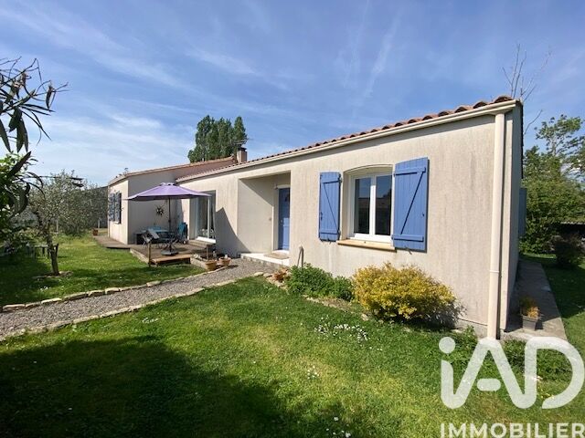 Maison 7 Pièce(s) Champagné-les-Marais