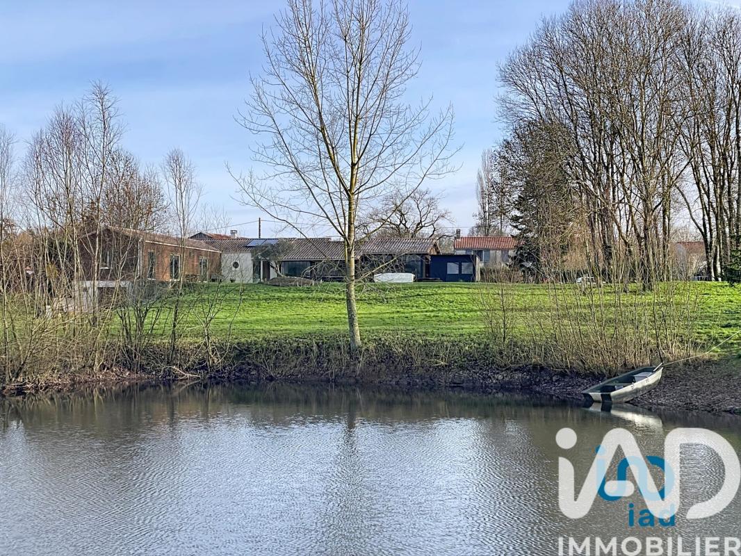 Maison 8 Pièce(s) Saint-Maixent-de-Beugné