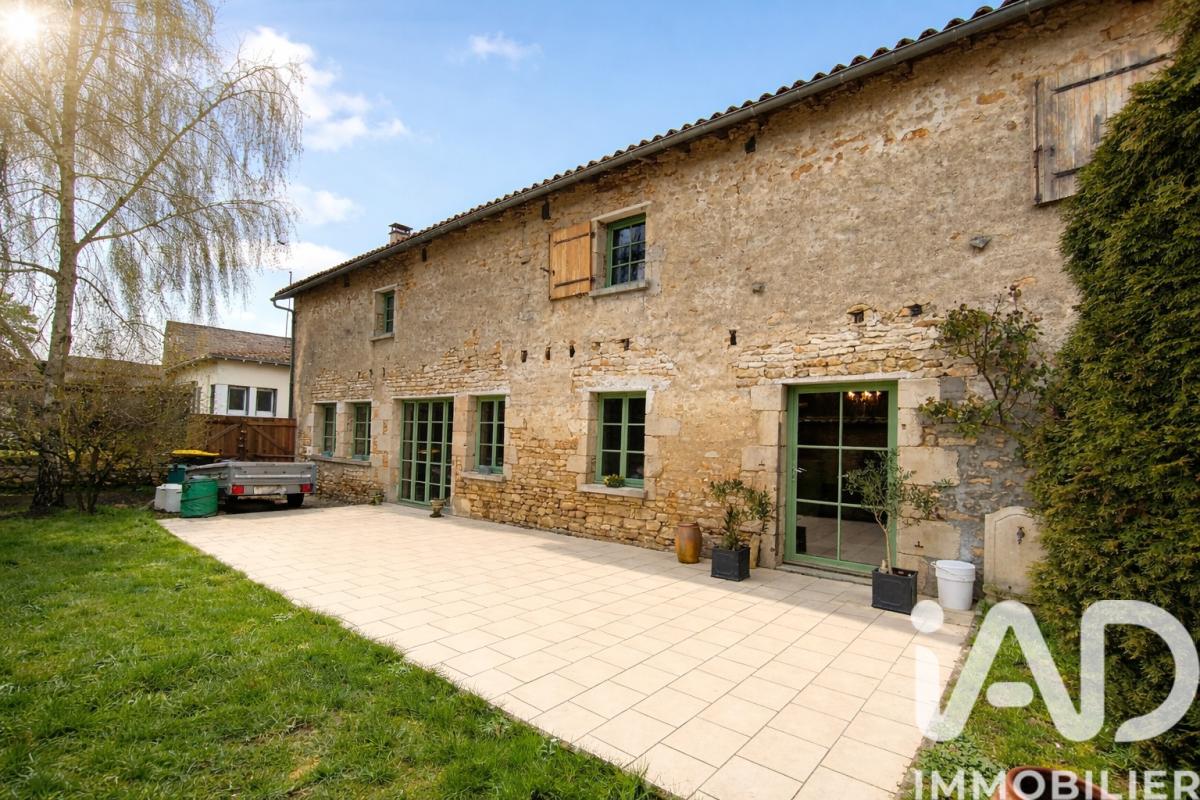 Maison 10 Pièce(s) Valence-en-Poitou