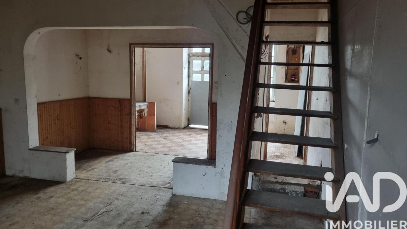 Maison de village 3 Pièce(s) Saint-Berthevin-la-Tannière