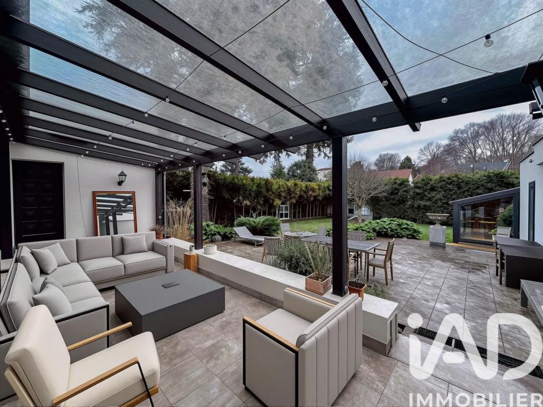 Maison 8 Pièce(s) L'Étang-la-Ville