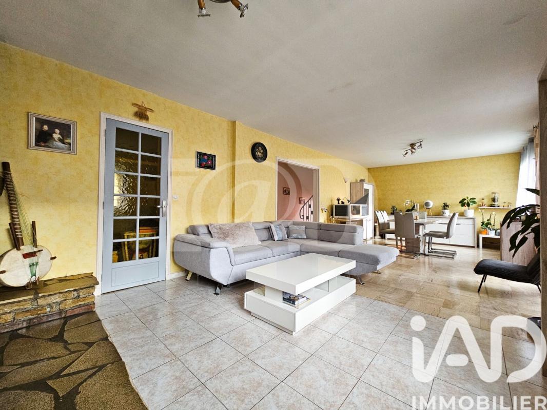 Maison 8 Pièce(s) Linas