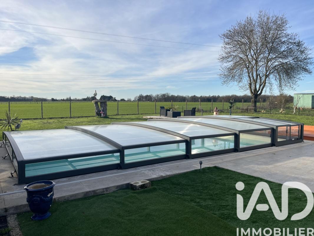 Maison 4 Pièce(s) Saint-Romain-de-Benet