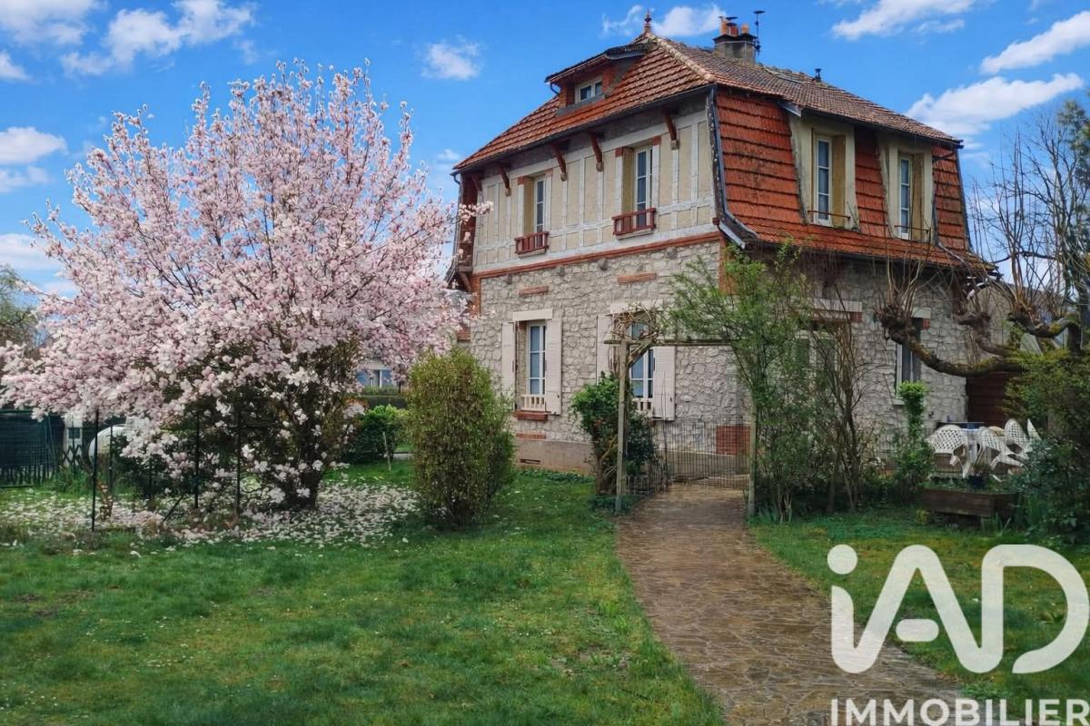 Maison 4 Pièce(s) Larchant