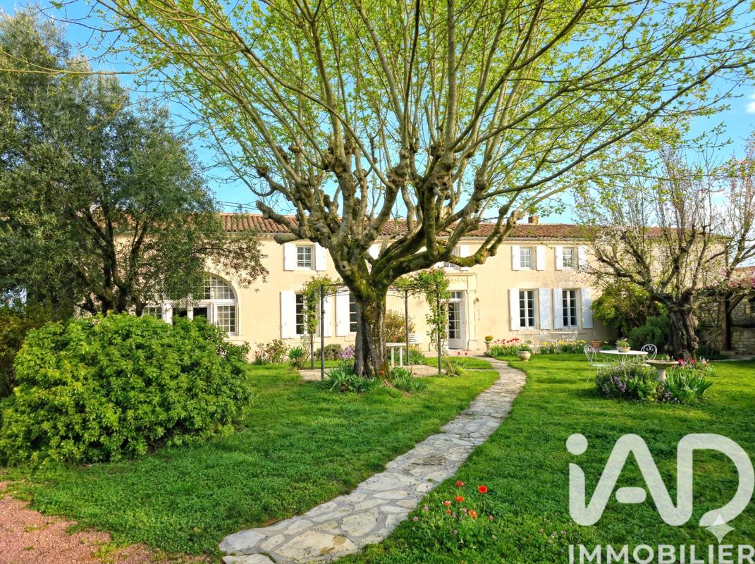 Maison 7 Pièce(s) Salles-d'Angles