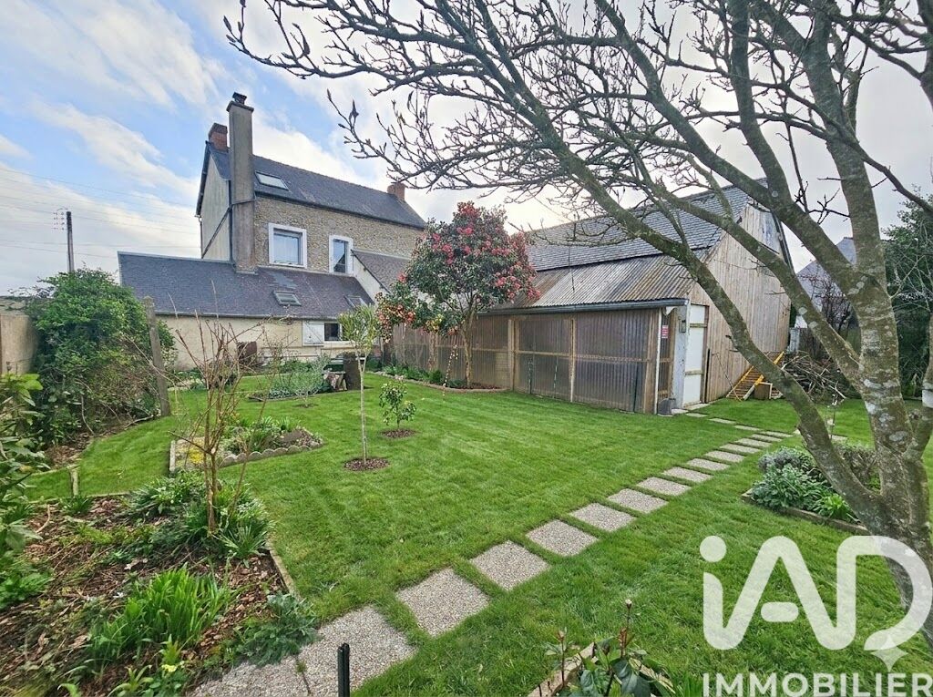 Maison 7 Pièce(s) Saint-Méen-le-Grand