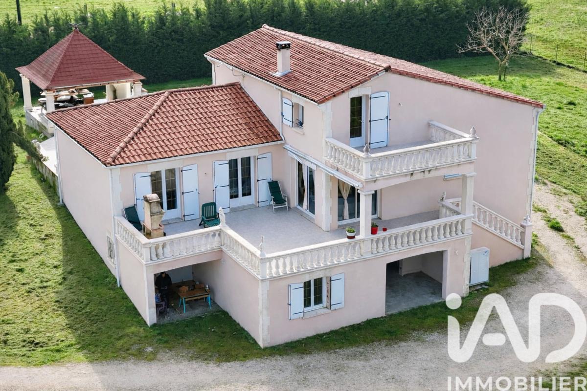 Maison 7 Pièce(s) Mosnac - Photo 1
