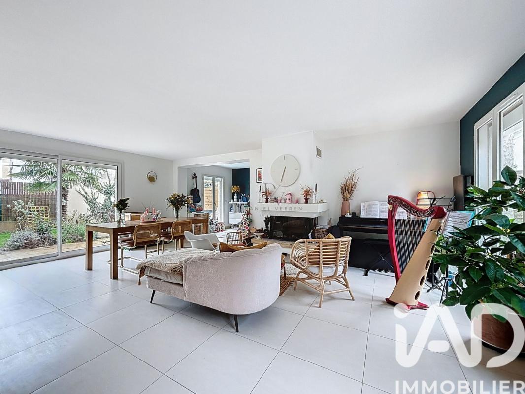 Maison 9 Pièce(s) Clamart