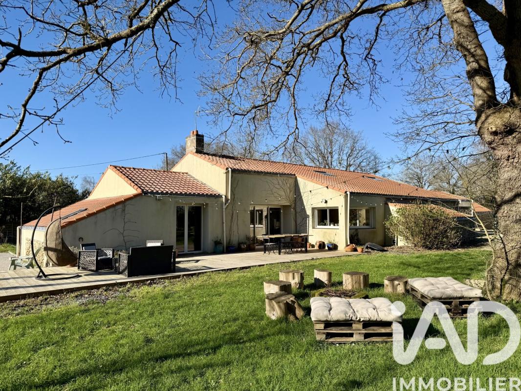 Maison longère 7 Pièce(s) Saint-Étienne-de-Montluc