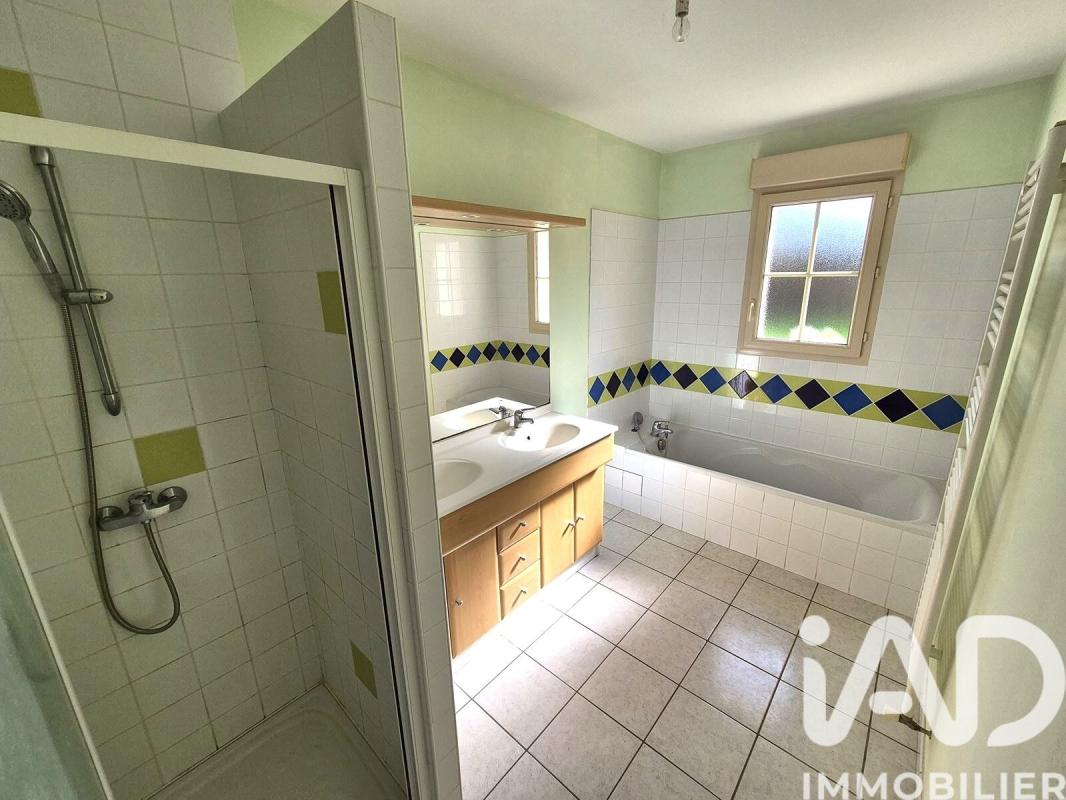 Maison 4 Pièce(s) Saint-Loup-Lamairé - Photo 8