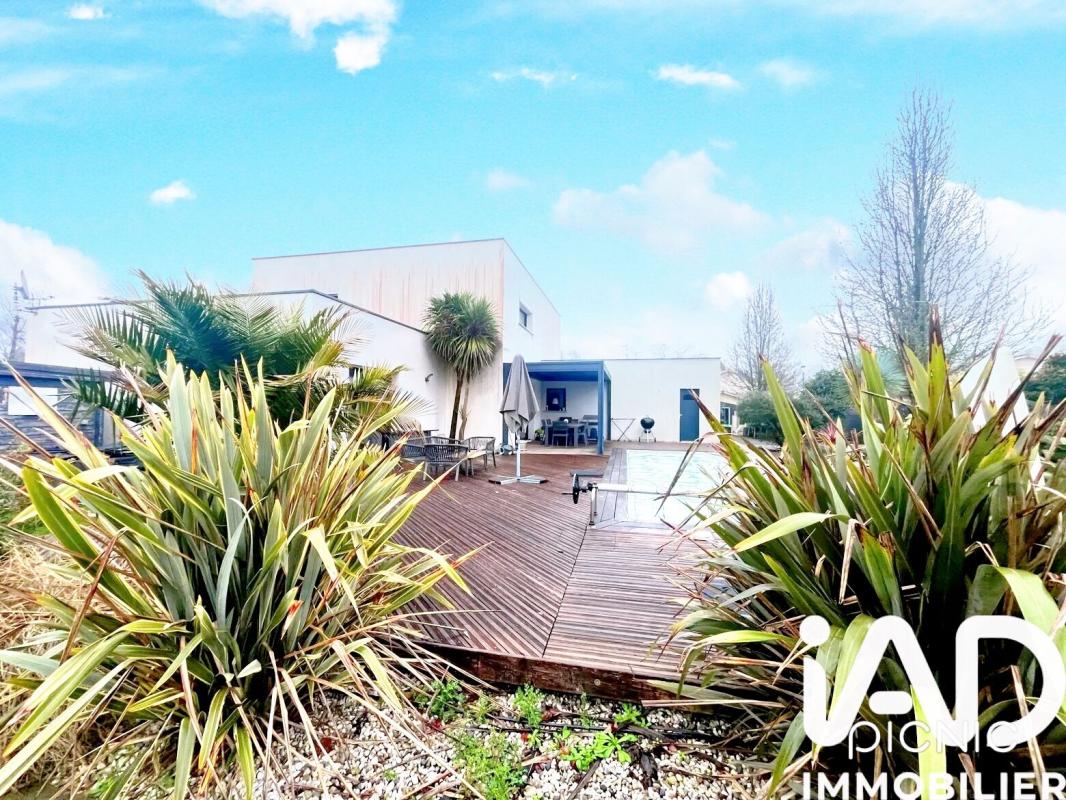 Maison 7 Pièce(s) Saint-Jean-d'Illac