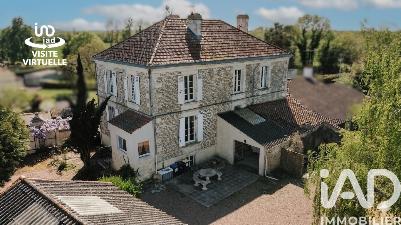 Maison 7 Pièce(s) Les Velluire-sur-Vendée