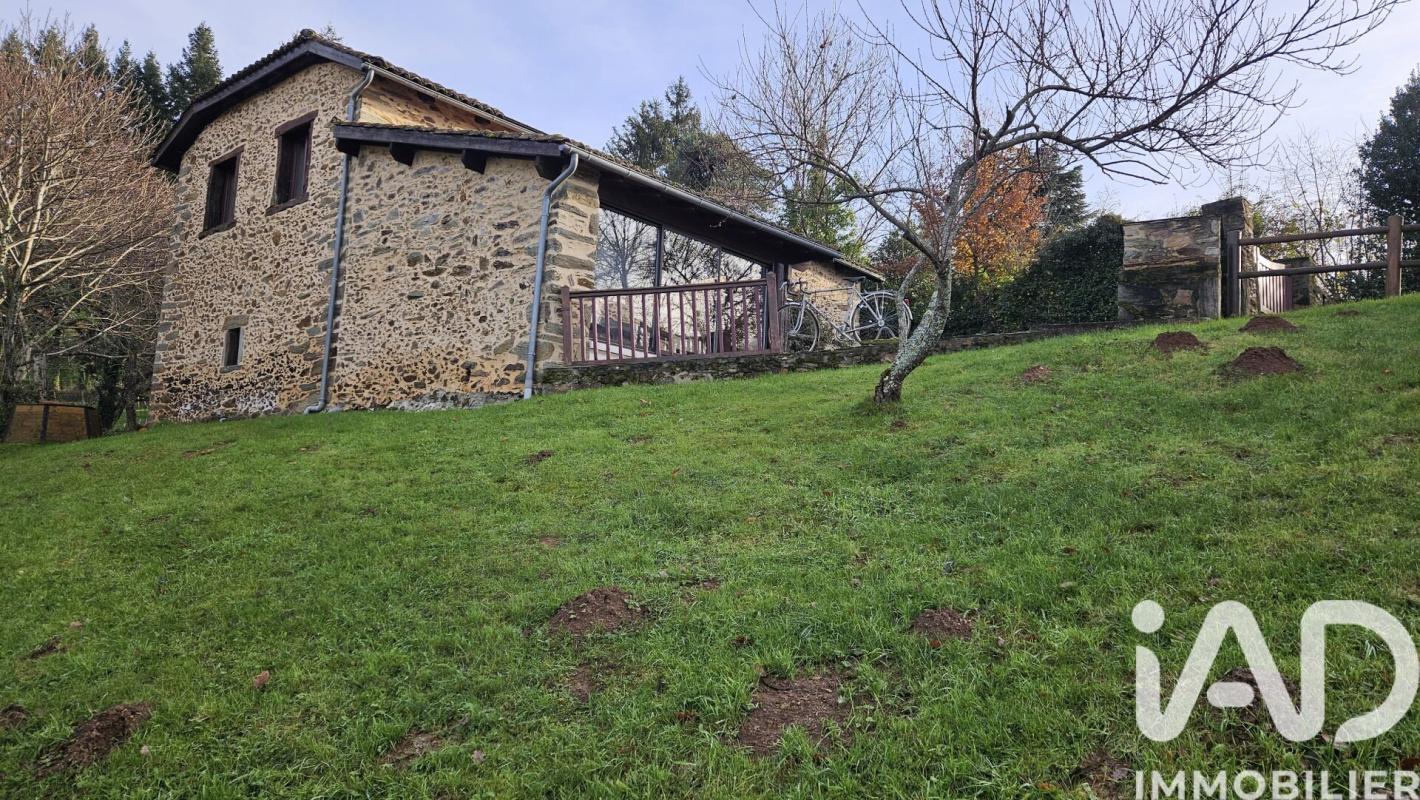 Ferme 2 Pièce(s) Saint-Constant-Fournoulès