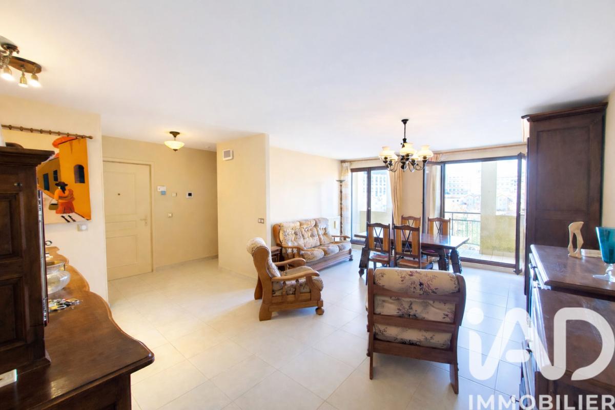 Appartement 6 Pièce(s) Montigny-le-Bretonneux