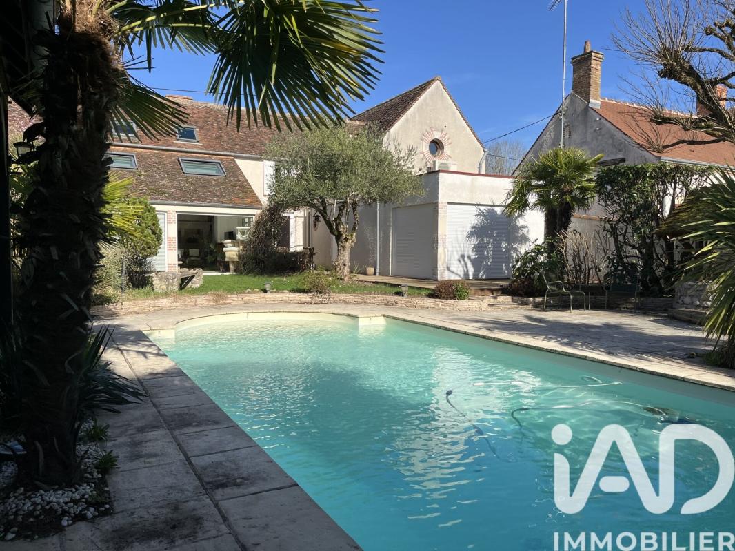 Maison 9 Pièce(s) Saint-Denis-en-Val