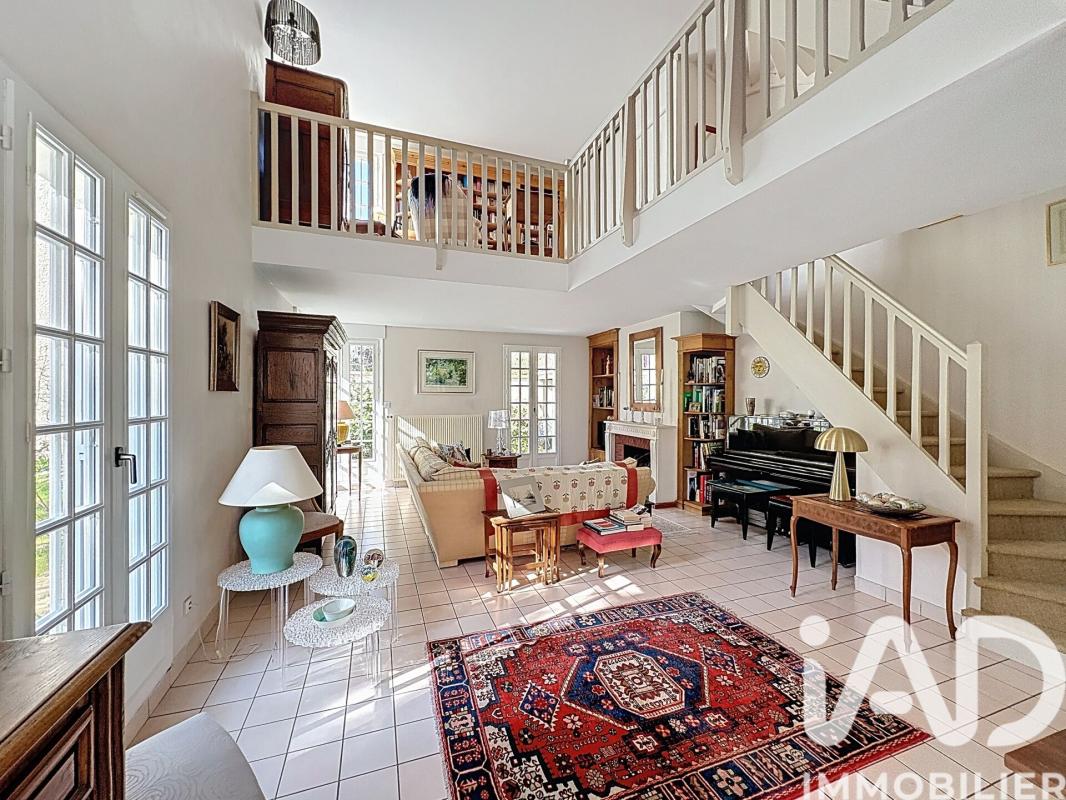 Maison 8 Pièce(s) Saint-Rémy-lès-Chevreuse