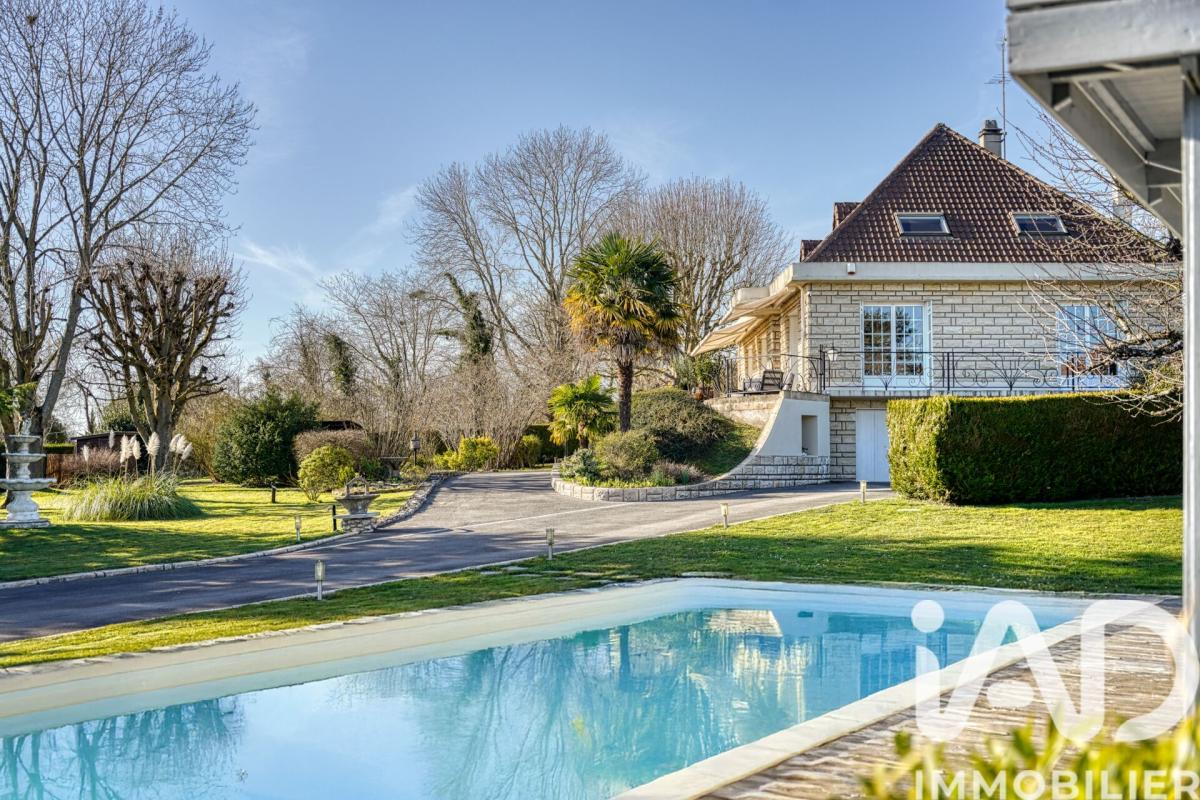 Villa 8 Pièce(s) Vaux-sur-Seine