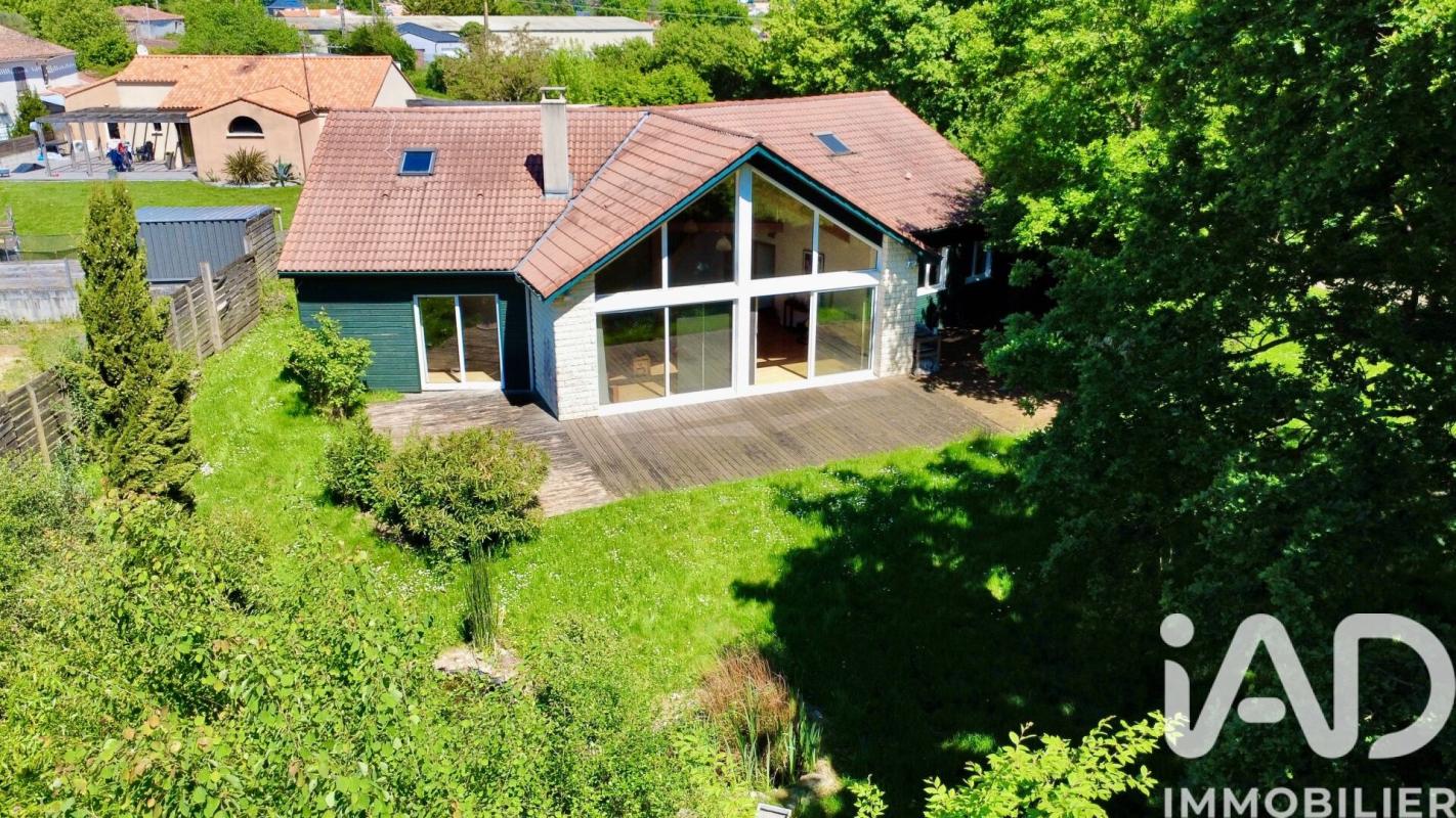 Maison 6 Pièce(s) Essarts en Bocage