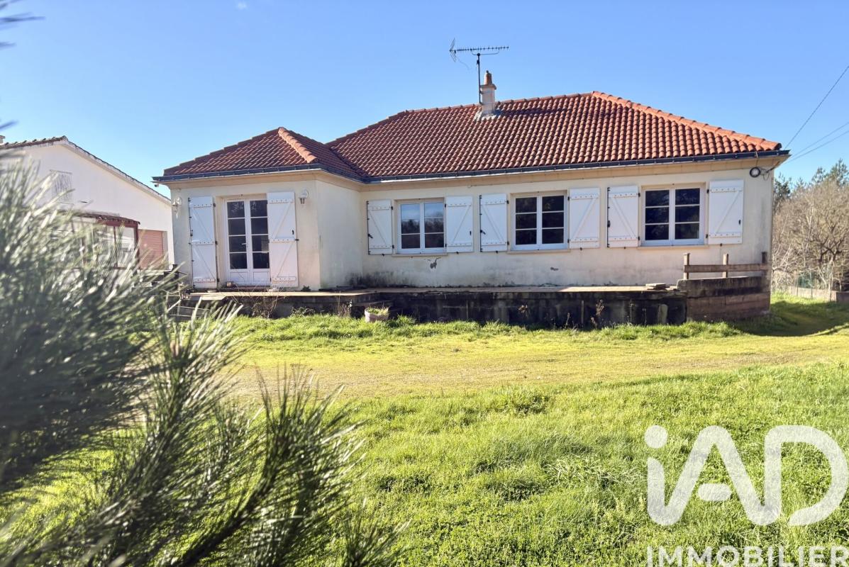 Maison 4 Pièce(s) Aubigny-Les Clouzeaux