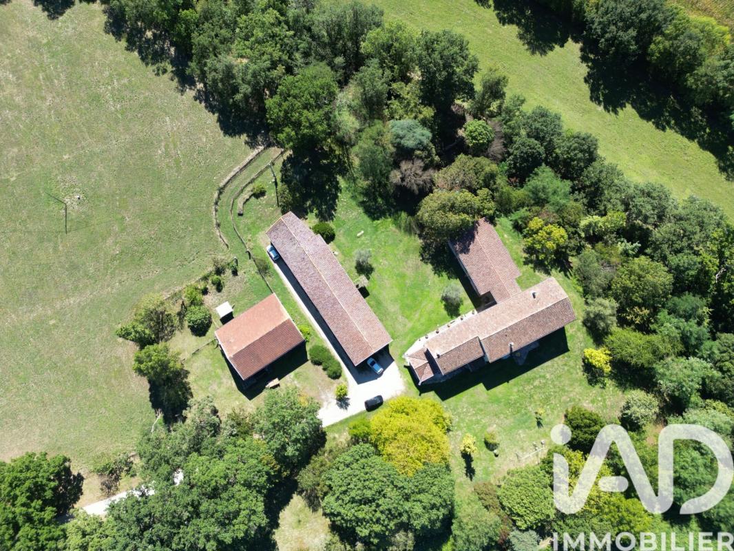 Propriété 13 Pièce(s) Revel