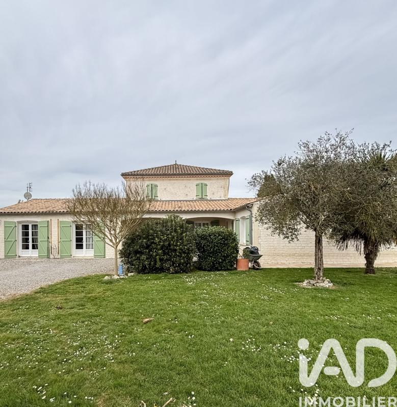 Demeure 11 Pièce(s) Jonzac