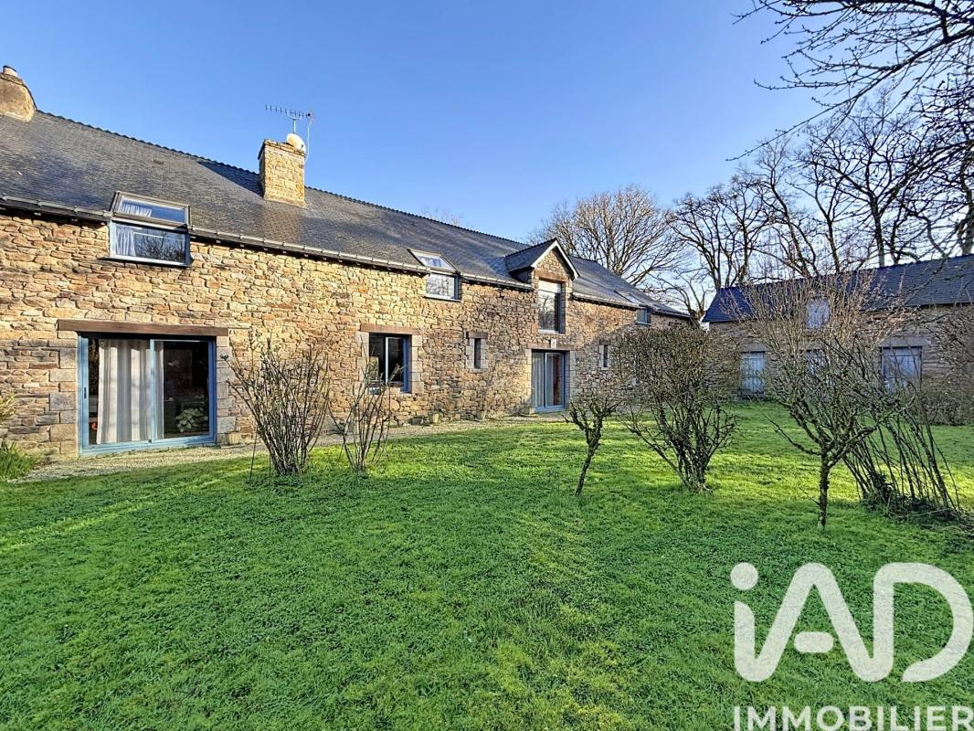 Maison longère 9 Pièce(s) Bains-sur-Oust