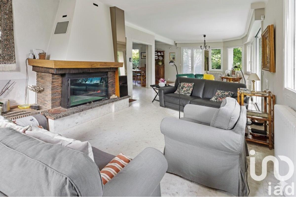 Maison 8 Pièce(s) Saint-Étienne-de-Montluc