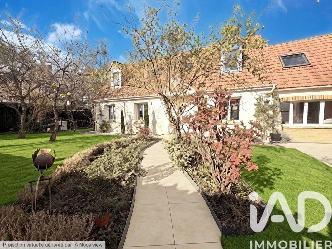 Maison 9 Pièce(s) Santeny