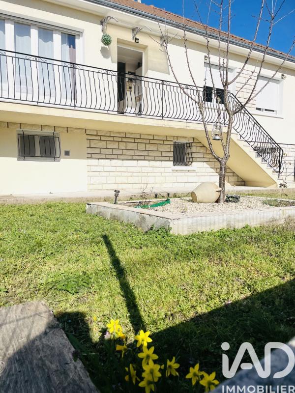 Maison traditionnelle 10 Pièce(s) Le Blanc