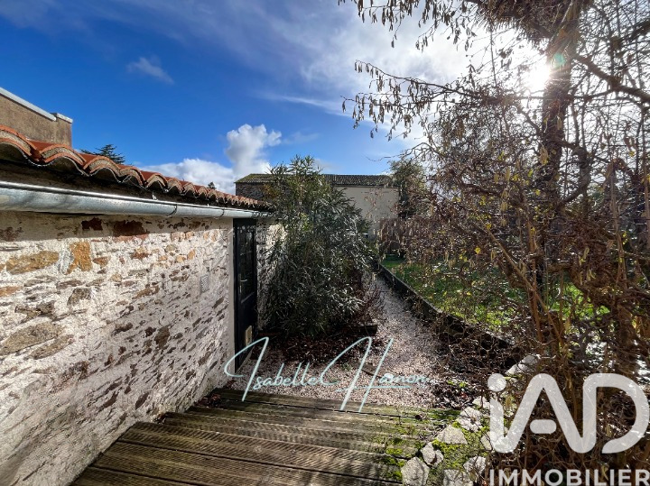 Maison 9 Pièce(s) Divatte-sur-Loire